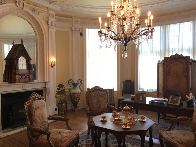 Casa Loma  room1