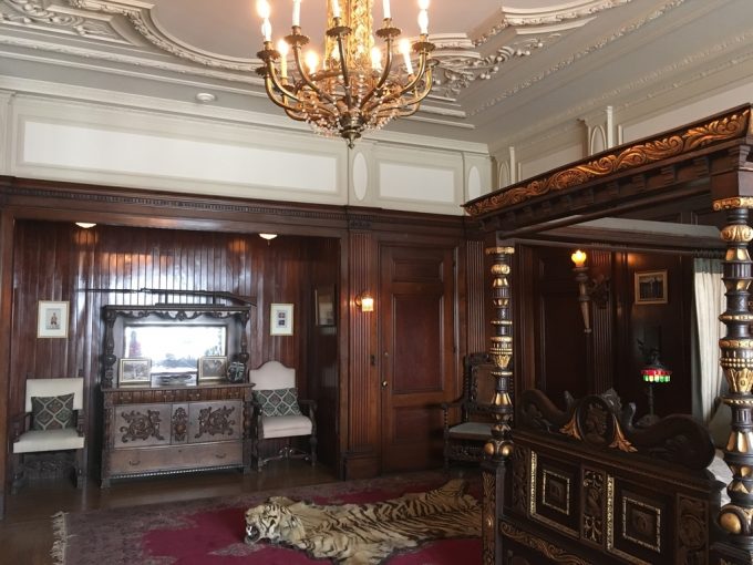 Casa Loma  room3