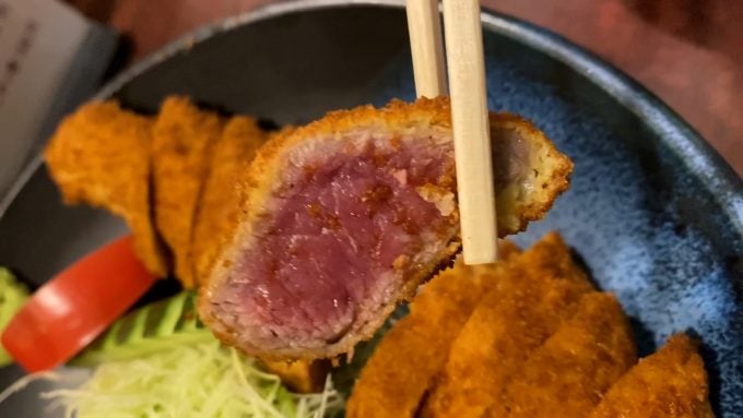 新橋グルメ　牛カツ岡田