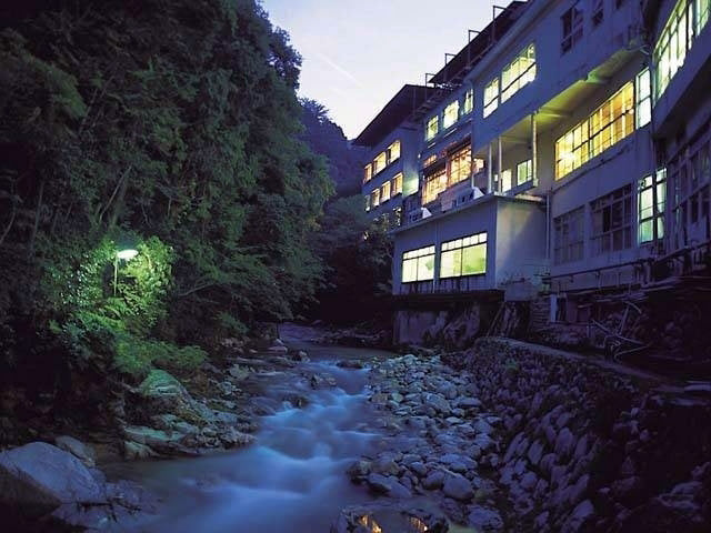 鈍川温泉